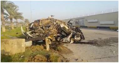  1月3日，一辆损毁的车出现在巴格达机场附近，据称正是苏莱曼尼和穆汉迪斯乘坐的车图源：路透社