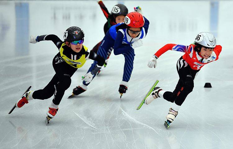 中国滑冰协会俱乐部滑冰公开赛（北京站）开幕