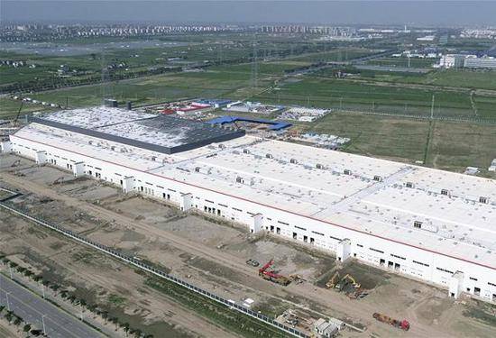  2019年7月航拍的特斯拉上海超级工厂，工程建设已基本完成