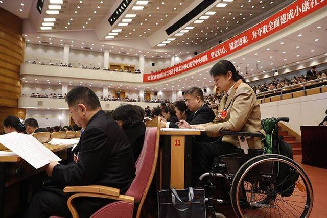 北京市第十五届人民代表大会第三次会议开幕 组图