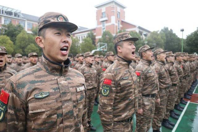 武警十大忠诚卫士李保保事迹搬上银幕，生命最后一刻誓言“来生再报国”