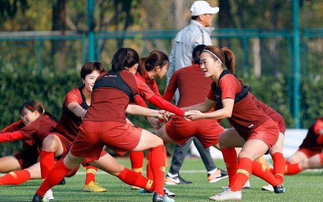 中国女足澳洲拉练归来，冲刺备战奥预赛春节只歇两天