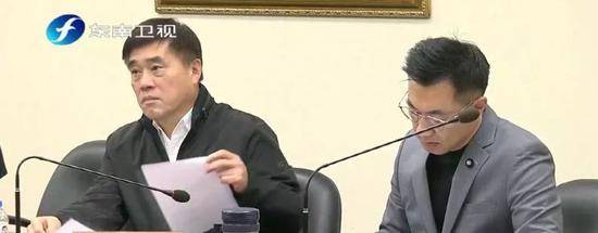 国民党前副主席郝龙斌（左）
