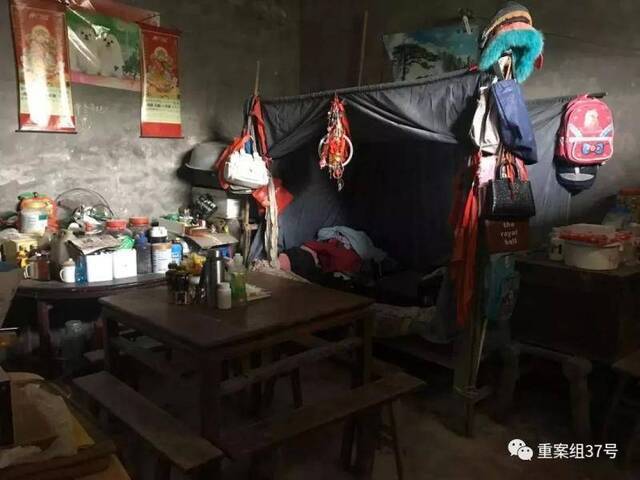 ▲罗妹姑从小和罗天银居住的房屋内景。新京报记者王昱倩摄