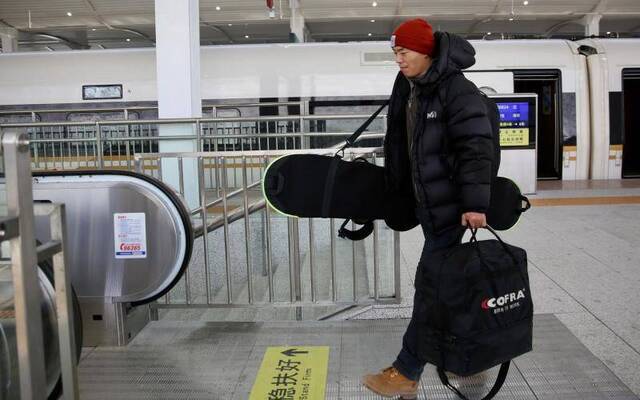 京张高铁带动崇礼滑雪热