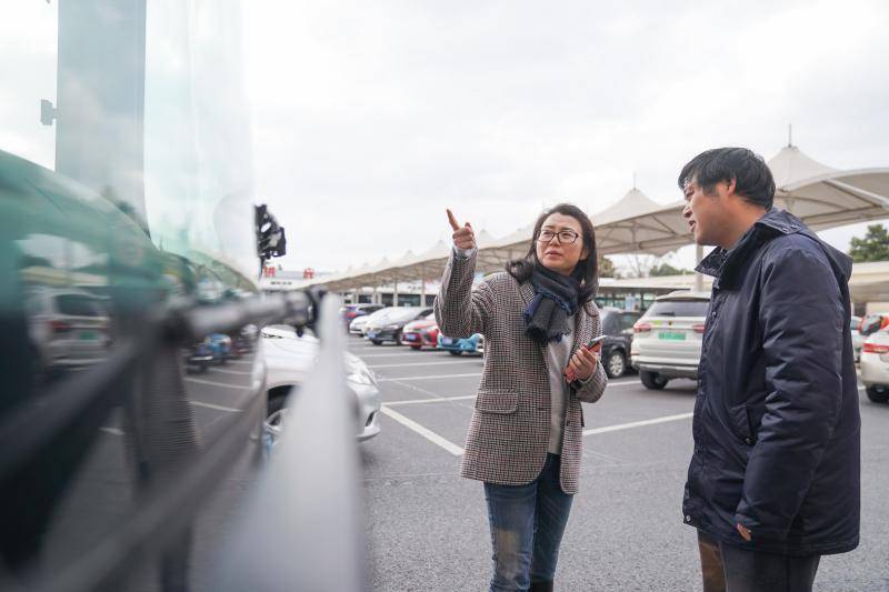 连续几天早起到路口蹲守，这位人大代表为何执着于一些“小问题”