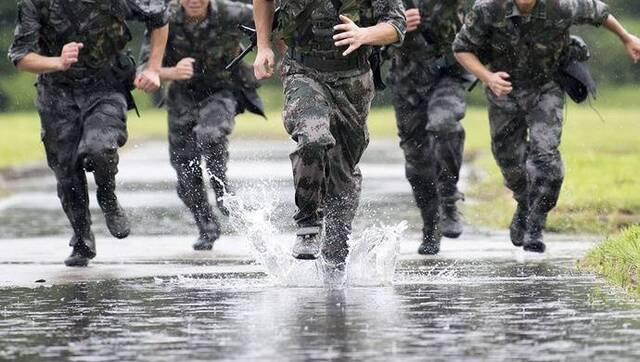 上海市政府征兵办发布2020年兵役登记通告，可选择上半年或下半年应征报名