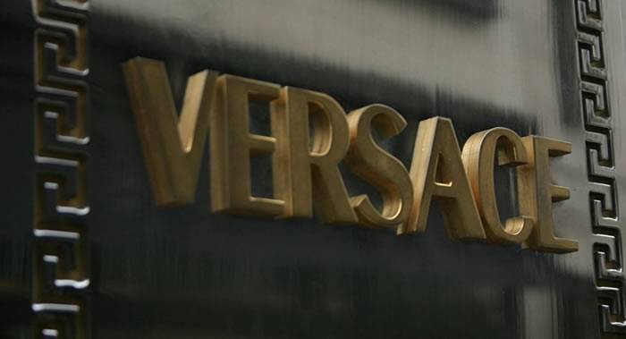 意大利时装公司范思哲（Versace）宣布将不再使用袋鼠皮制造衣服和鞋子