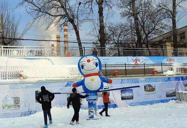 石景山冬奥社区冰雪乐园开园 持续45天 组图