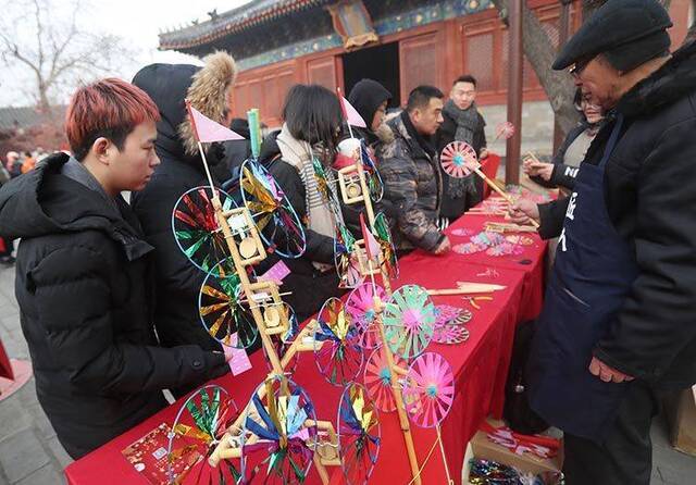 社区职工提前“过年” 智化寺里上演新春游园会