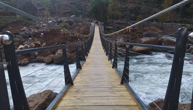 贵州“溜索村”吊桥修通，最后一名留守村庄的老人将进城