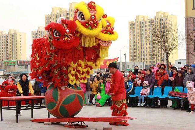 年味│传统民俗、“社区春晚”，春节的欢乐在陆续上演