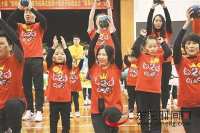 幼儿园掀起“最炫运动风” 萌娃家长齐上阵