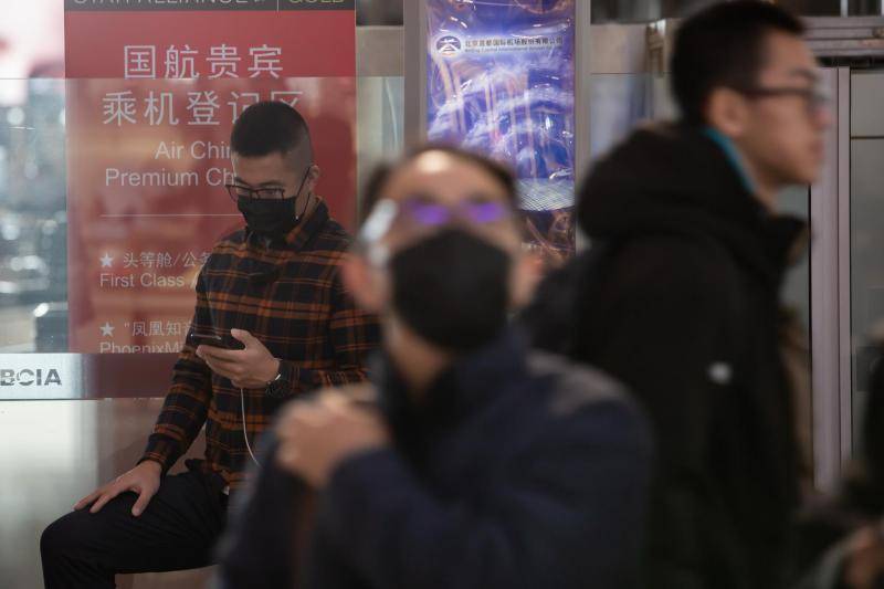 探访首都机场：旅客自备口罩，安检人员称未收到防控通知
