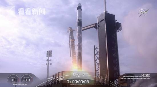 马斯克“炸”火箭 Space X载人飞船测试逃生能力