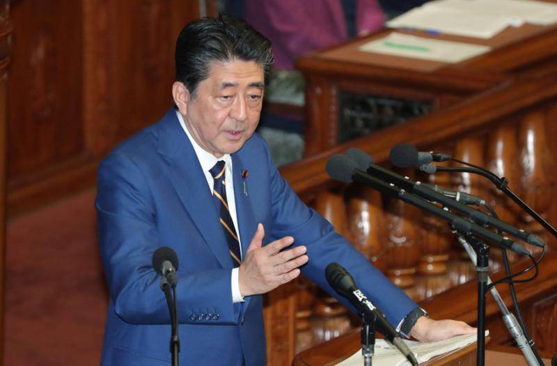 安倍发表施政演讲（时事通信社）