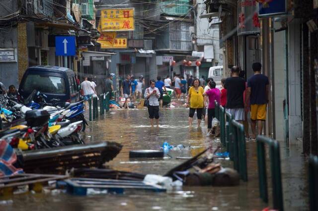 同样是走上街头，港澳两地年轻人为何差别这么大？ 上观直击澳门