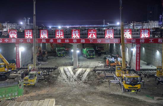 22日凌晨，林萃路下穿城铁13号线工程开始施工。