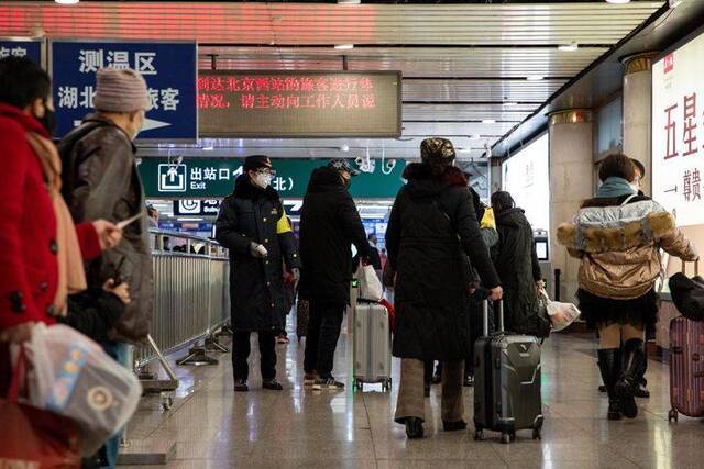 北京西站设测温区 对湖北来京旅客检测体温