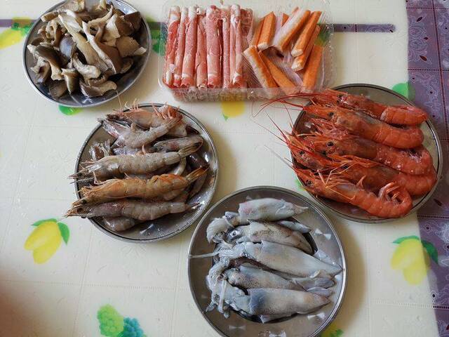 西霞口村的村民：今天家宴吃的海鲜都是我钓的