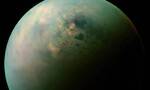 土卫六泰坦上拥有大片平原以及由液态甲烷组成的湖泊 表面与地球相似