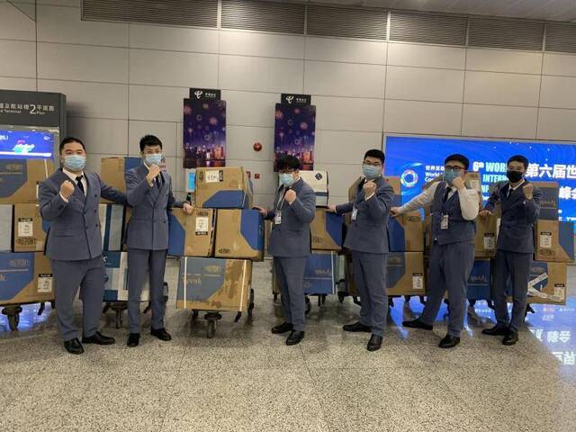 5000套防护服发运武汉，吉祥航空全球采购防疫物资