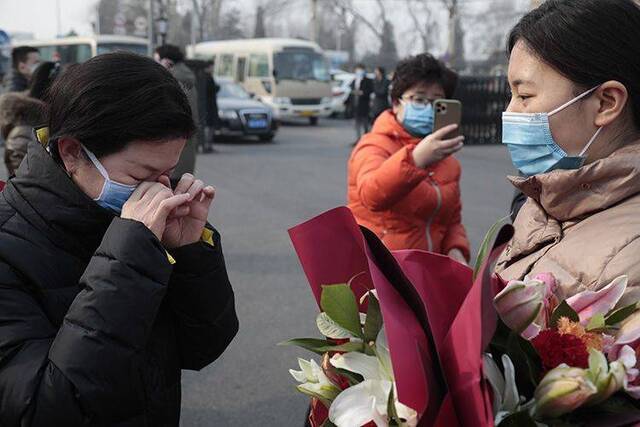 北京121人超强阵容医疗队3点起飞！驰援武汉！