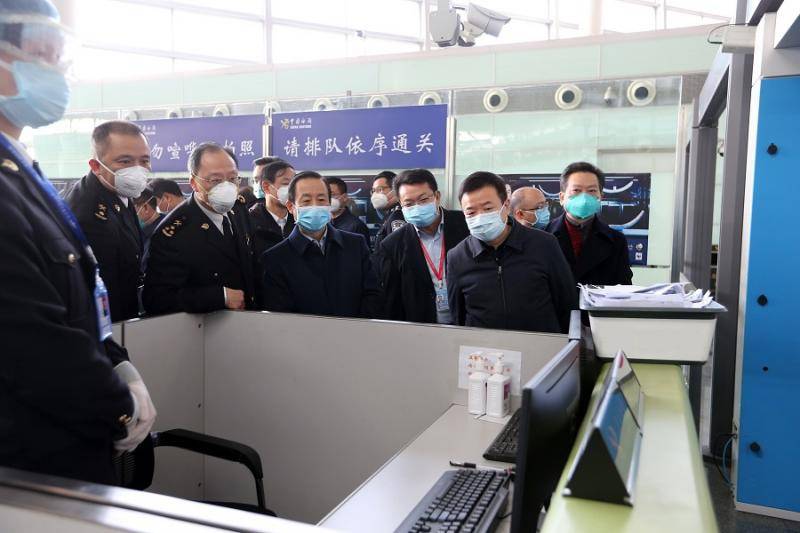 许达哲赴长沙县和长沙黄花机场督导检查疫情防控工作