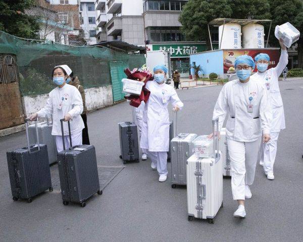 媒体综述：中国加大抗疫人员以及资金投入