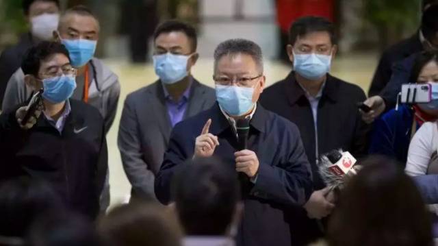 海南省长送147名医生赴湖北：累了要说，自己不能感染