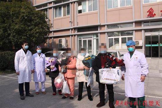 好消息，武汉市金银潭医院又有4名患者出院！最大的82岁
