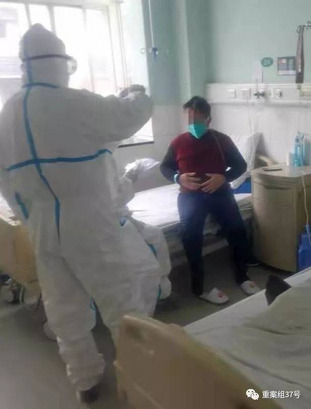 ▲此前，新型肺炎患者胡先生在武汉大学中南医院接受治疗。通讯员高翔摄