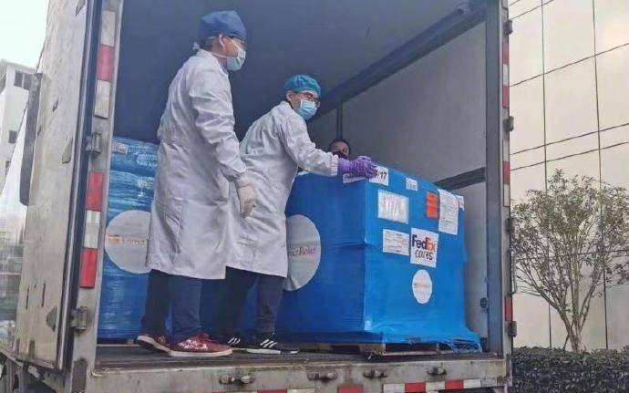 武汉协和医院收到物资，含超20万个医疗口罩等防护装备