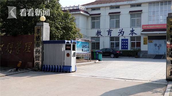 男子为高烧儿子买药不成 摘口罩冲医护人员咳嗽