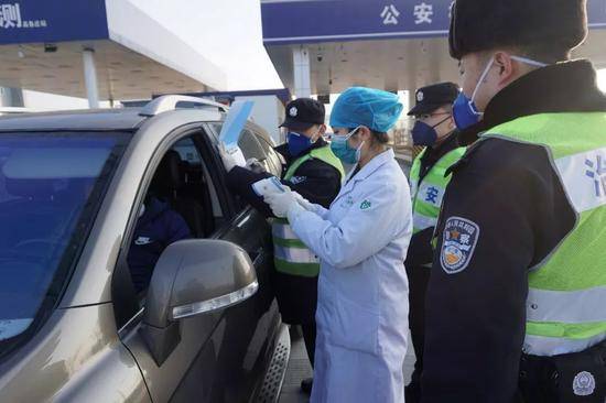 为了让您安全回家 北京公安检查站迅速启动高等级防控勤务