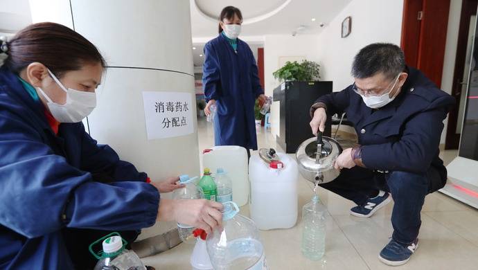 面对疫情，这些上海人“有腔调”，8天近2.8万人当志愿者