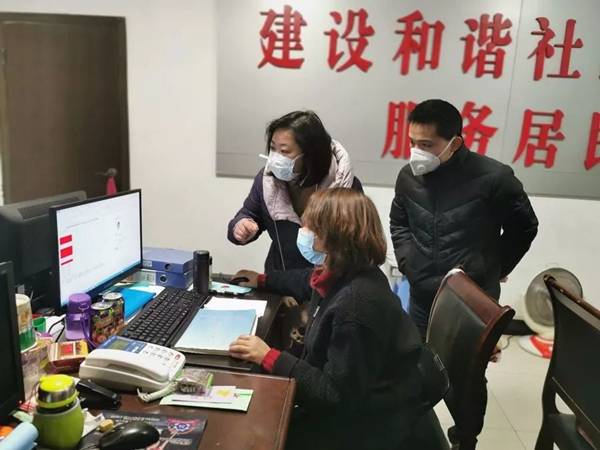 荆州：在防控疫情第一线 把初心写在行动上