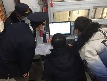 上海曝光口罩违法案：便利店加价2倍 网店加价3倍