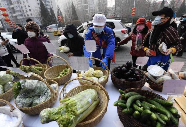 推便民菜站、接来料加工……这些餐厅开始多种经营