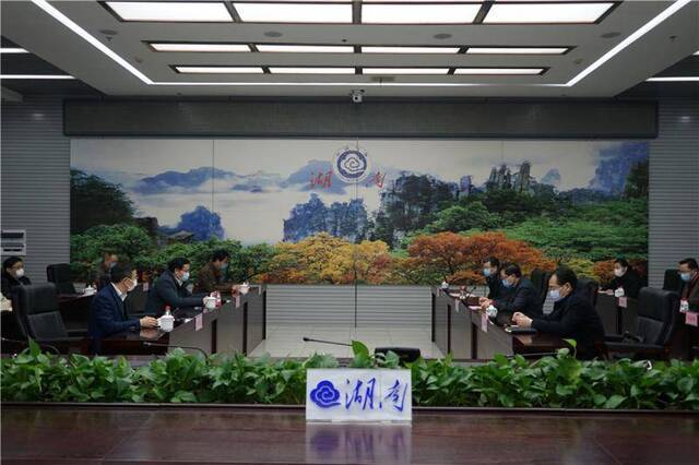 陈文浩赴省气象局调研大气污染防治工作