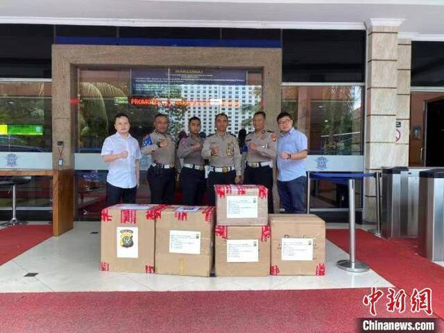 雅加达警方捐赠的物资。杭州警方供图