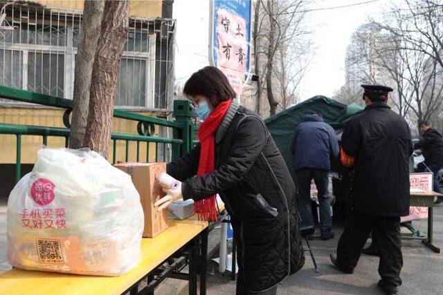 北京古一社区志愿者：守住社区守住家，疫情没那么可怕