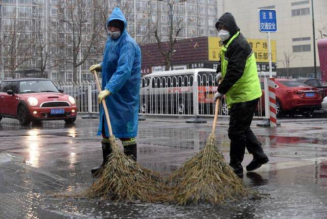 雪落京城（一） 北京今晨雨夹雪 白天有中到大雪