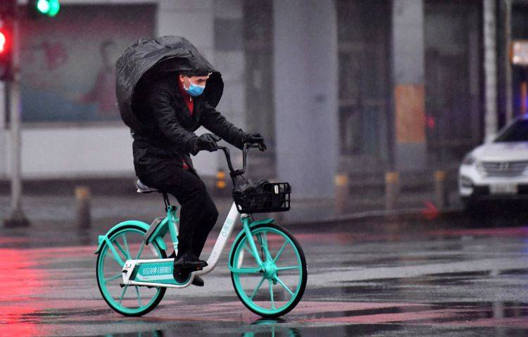 雪落京城（一） 北京今晨雨夹雪 白天有中到大雪