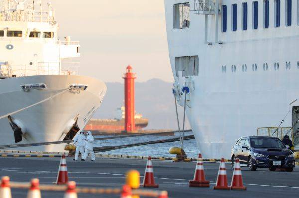 外媒：“钻石公主”号受困者急切呼救日本允许部分老年游客提前下船