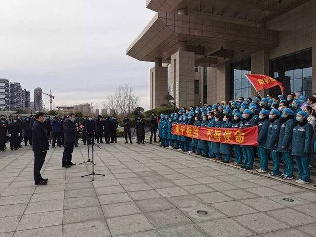 河南省第八批援助湖北医疗队出征武汉