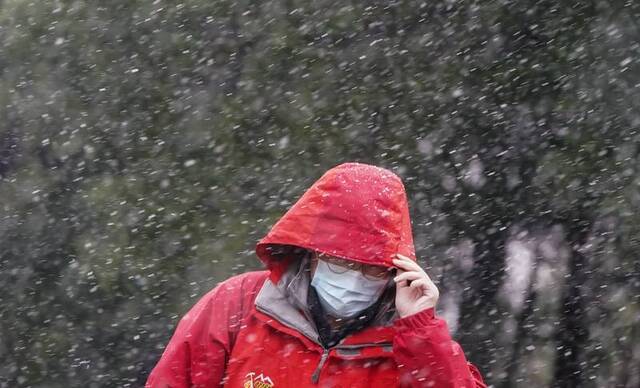 武汉，今天下雪了