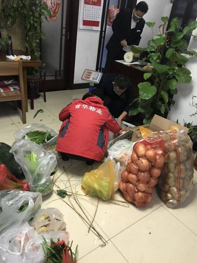 疫情之下不见面的采买方式：北京社区开通微信订菜业务