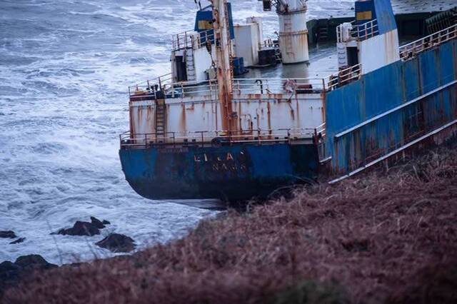 幽灵船“MV Alta”现身爱尔兰科克郡海岸半年前在非洲附近出现