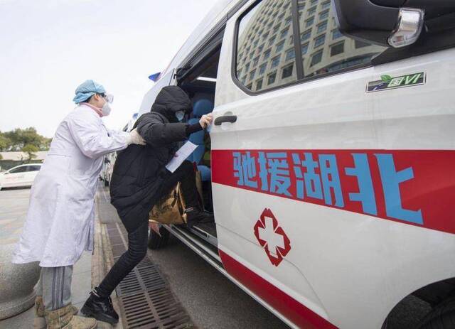 武汉协和医院西院31名重症患者治愈出院